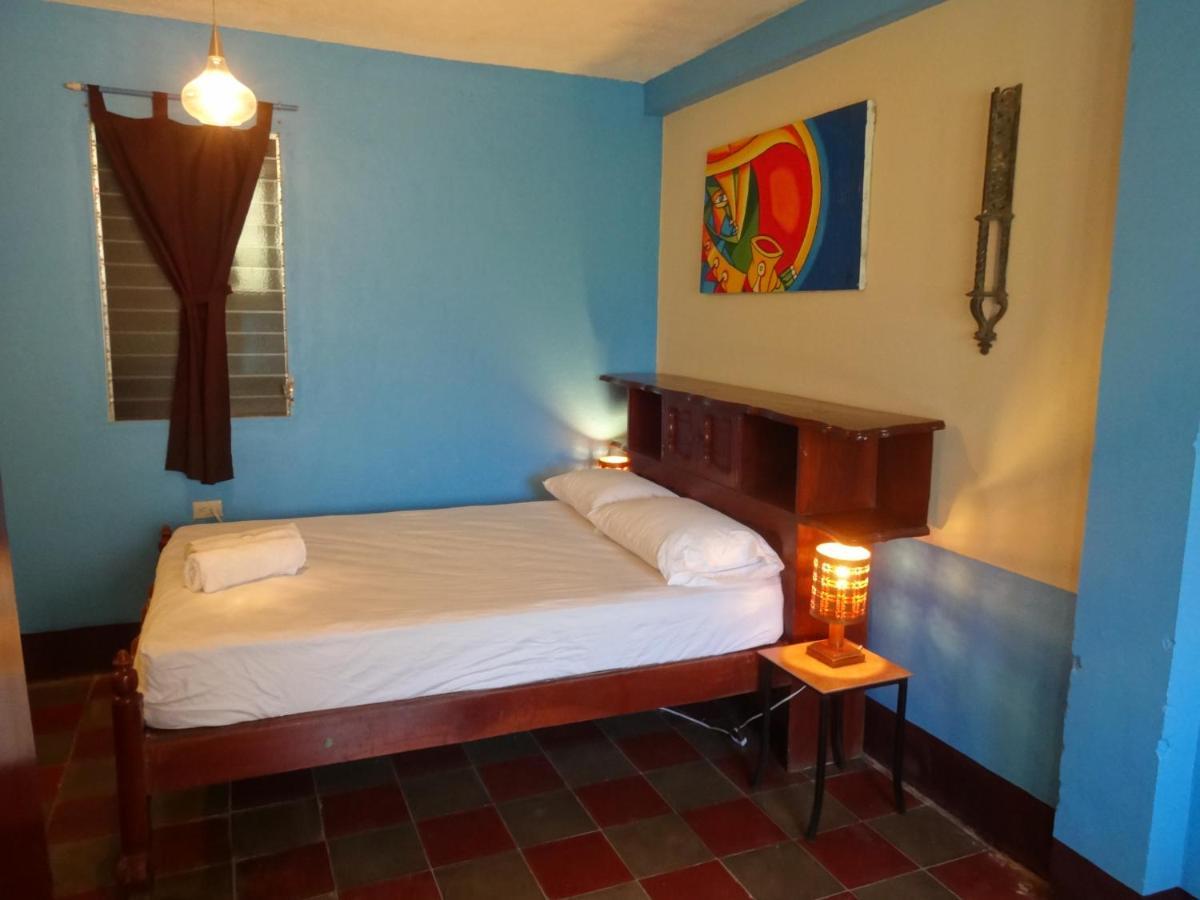 Hostal Harvest House Leon Ngoại thất bức ảnh