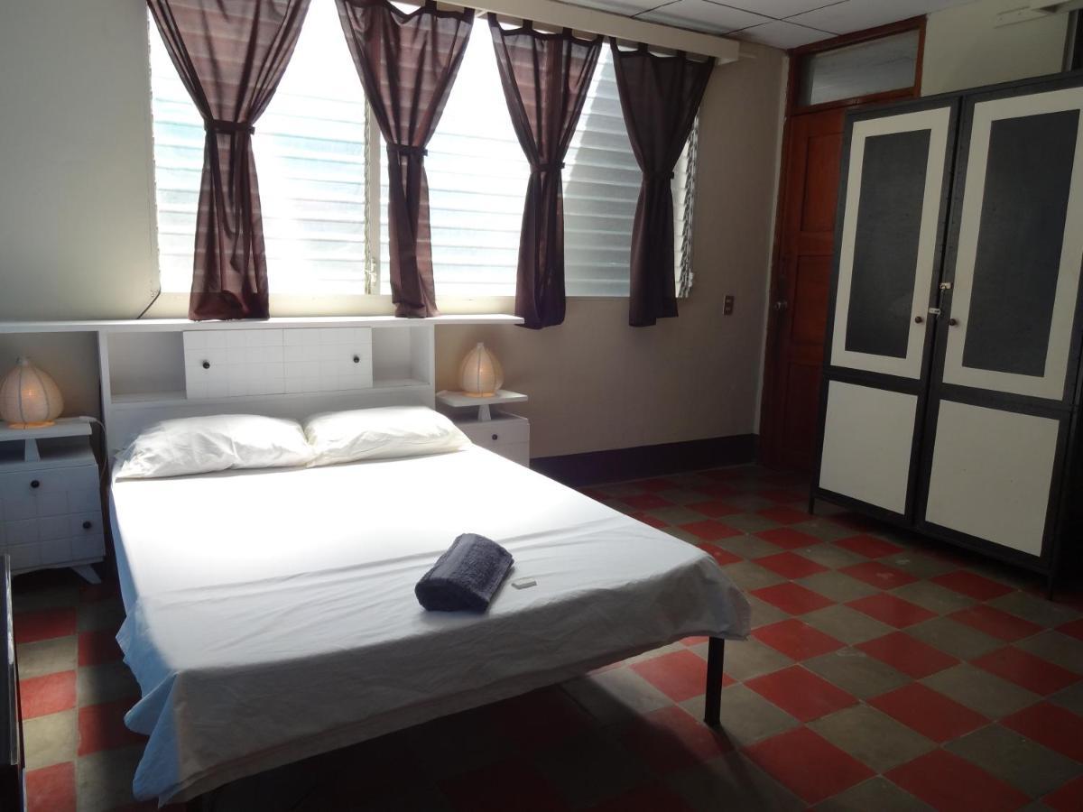 Hostal Harvest House Leon Ngoại thất bức ảnh