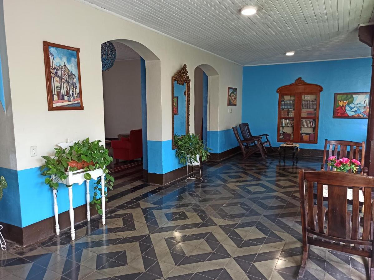 Hostal Harvest House Leon Ngoại thất bức ảnh