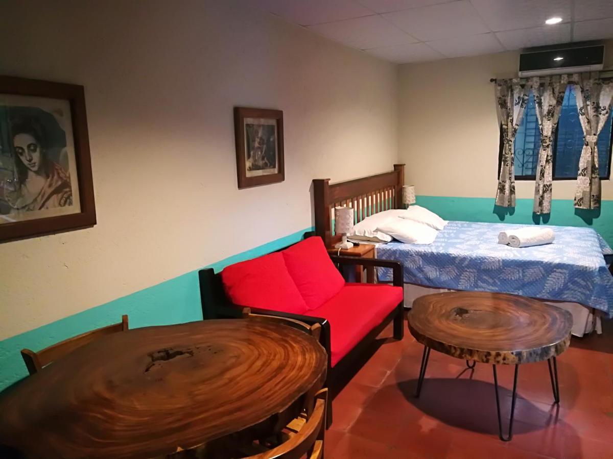 Hostal Harvest House Leon Ngoại thất bức ảnh