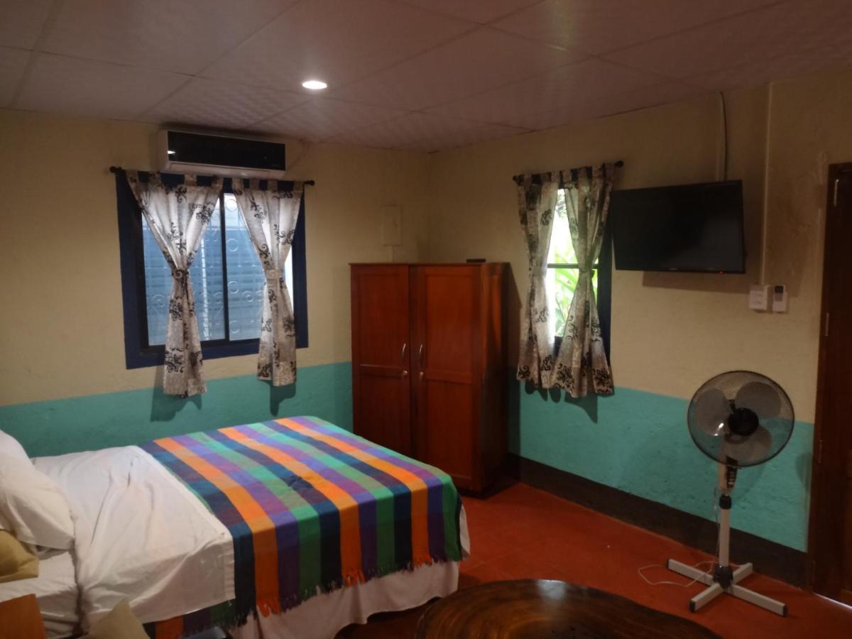 Hostal Harvest House Leon Ngoại thất bức ảnh